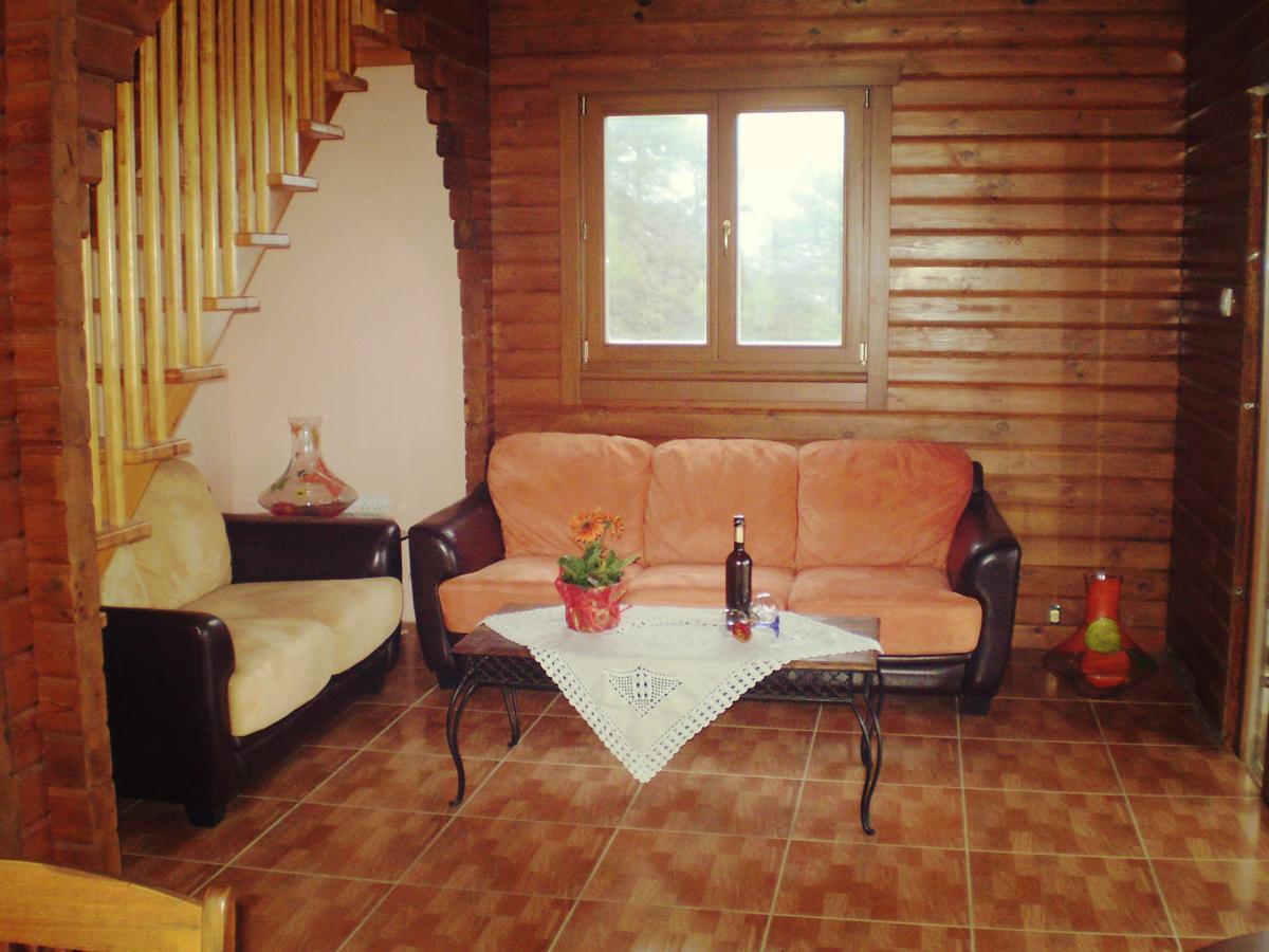 Agros Timber Log House Villa ภายนอก รูปภาพ
