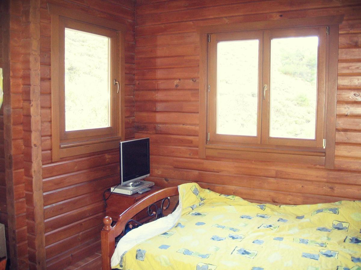 Agros Timber Log House Villa ภายนอก รูปภาพ