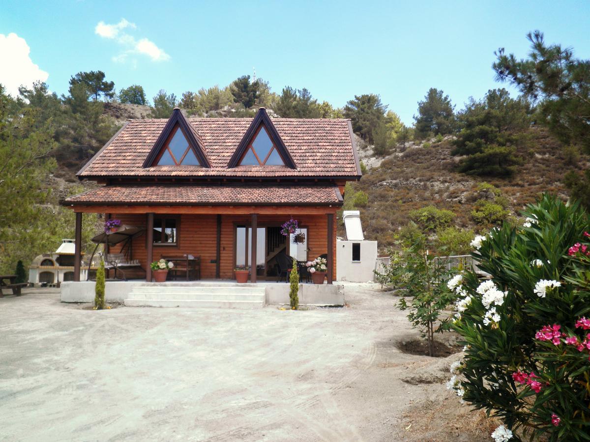 Agros Timber Log House Villa ภายนอก รูปภาพ