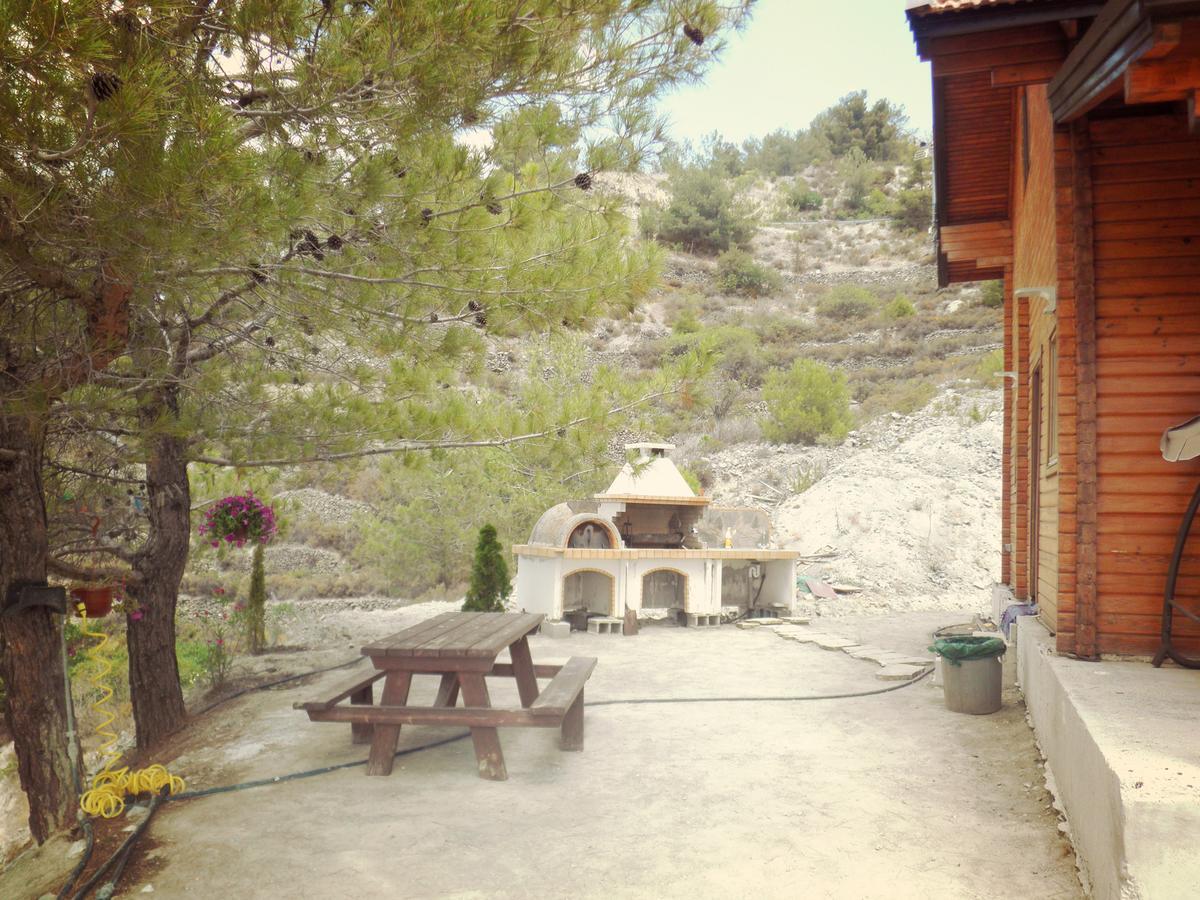 Agros Timber Log House Villa ภายนอก รูปภาพ