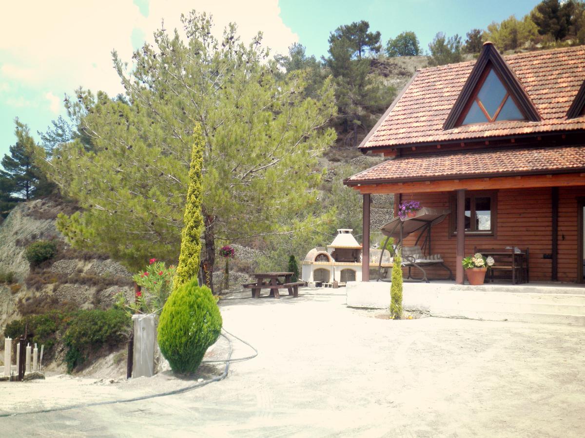 Agros Timber Log House Villa ภายนอก รูปภาพ