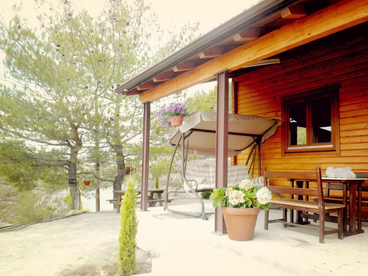 Agros Timber Log House Villa ภายนอก รูปภาพ